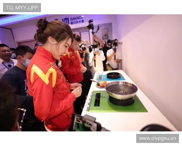 刷到杜丽在家做饭的片段，冠军气场配上高奢摆件，感觉人生差了两条街
