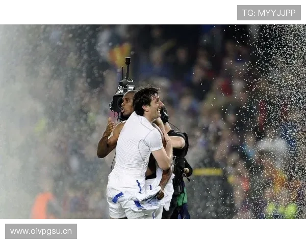 汪周雨赛场像战士，下场结账像刷卡狂人，我的钱包瑟瑟发抖