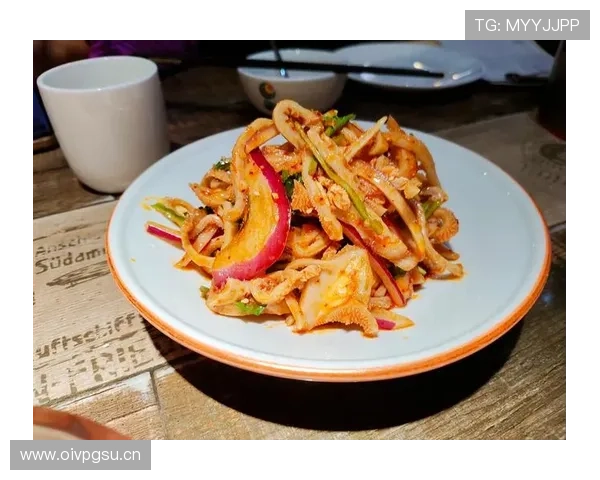 王濛赛场上冷若冰霜，下馆子点菜却像个吃货小女生